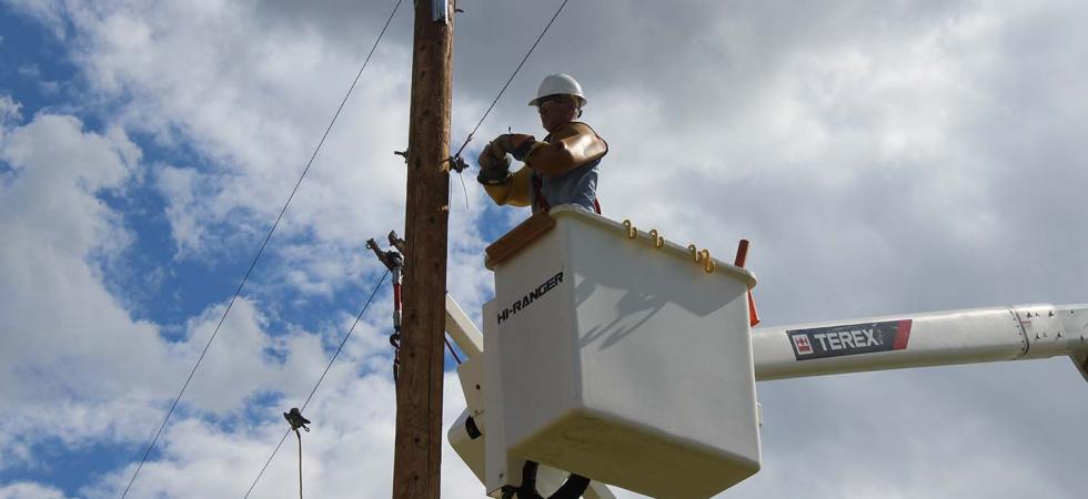 Al Spader stringing wire
